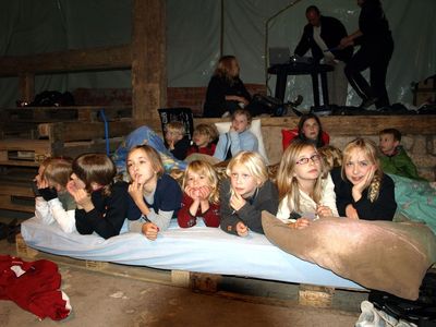 Die Kinder schauen fern Die Kinder schauen fern