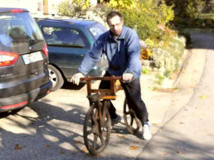 Roland auf dem Laufrad Roland auf dem Laufrad