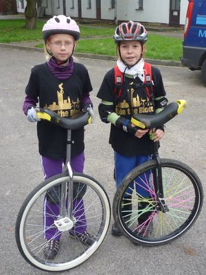 Carla und Christina Carla und Christina