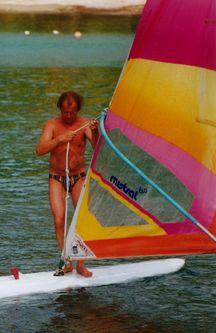 Jacky am Surfbrett Jacky am Surfbrett