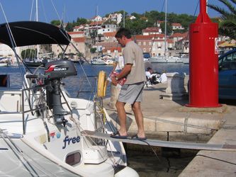 Franz bringt den Einkauf Franz bringt den Einkauf