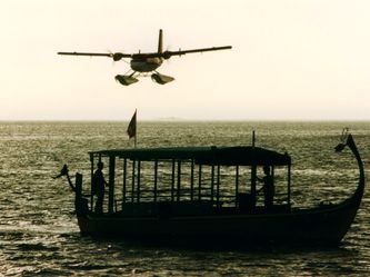 Transport mit dem Wasserflugzeug Transport mit dem Wasserflugzeug